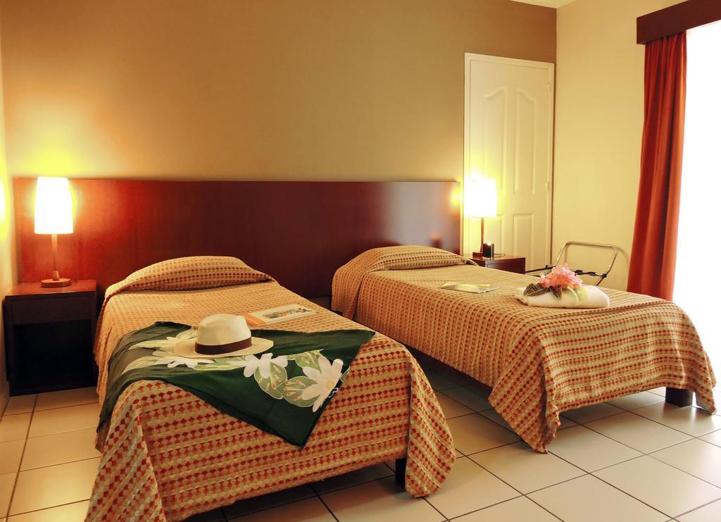 Hotel Koniambo Koné Pokoj fotografie