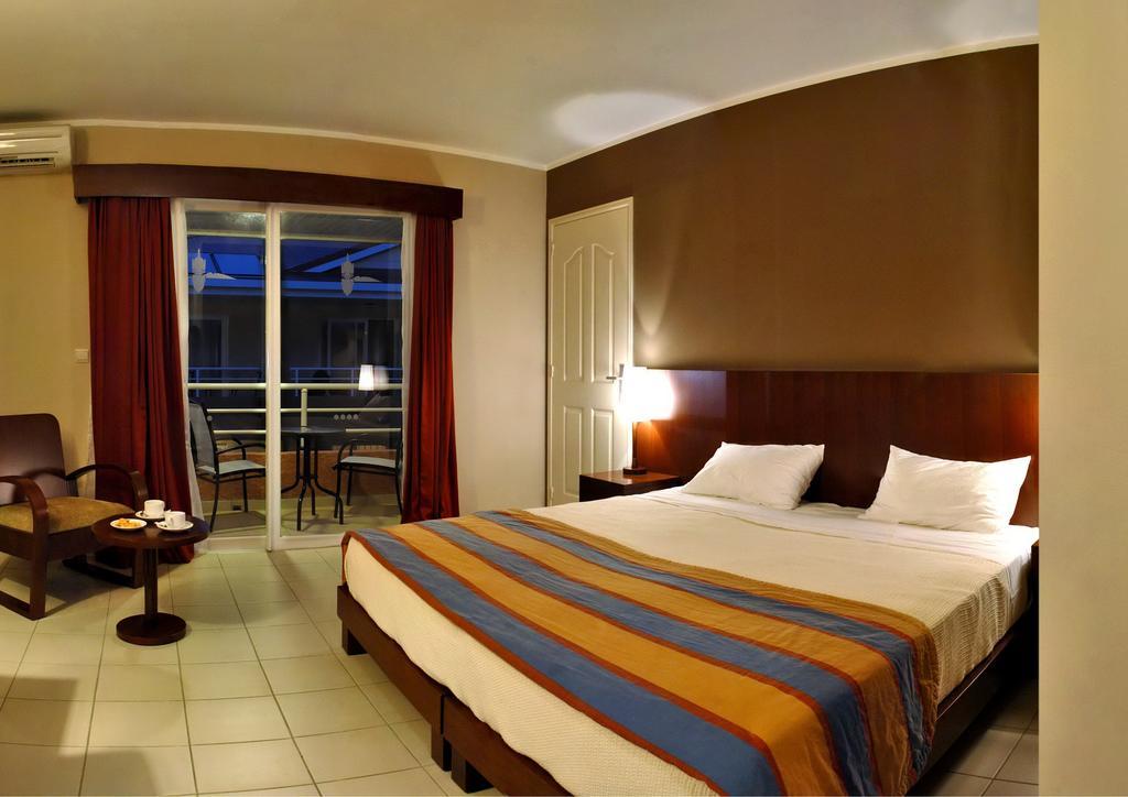 Hotel Koniambo Koné Pokoj fotografie