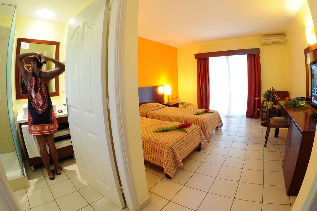 Hotel Koniambo Koné Pokoj fotografie